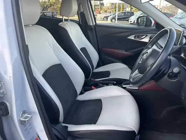 マツダ ＣＸ－３ XD ツーリング Lパッケージ 栃木県 2015(平27)年 3.1万km セラミックM SBS/SCBS/車間認知支援システム/ブラインドスポットモニター/車線逸脱警報システム/BOSEサウンド/純正SDナビ/・フルセグTV/・CD/DVD/BT/・USB/iPod/SD/・AM.FM/バックカメラ/ビルトインETC/マツダレーダークルーズコントロール/ヘッドアップディスプレイ/レザーシート/D/N席シートヒーター/革巻きステアリング/パドルシフト/ステアリングスイッチ/スマートキー/プッシュスタート/アイドリングストップ/LEDヘッドライト/フォグランプ/オートハイビーム/オートライト/純正18インチAW/フロアマット/横滑り防止システム