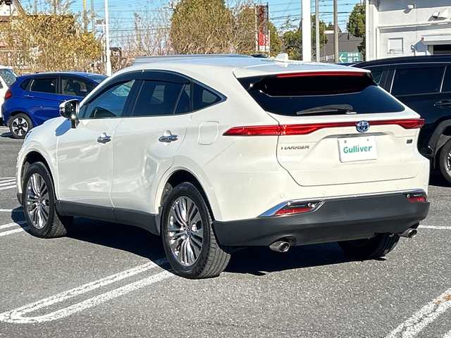 トヨタ ハリアー ハイブリッド Z レザーパッケージ 千葉県 2021(令3)年 2.1万km ホワイトパールクリスタルシャイン ナビ　黒革　全方位カメラ　ＪＢＬ　ＨＵＤ　フルセグ　ＢＴ　スマートミラー　ＢＳＭ　ＲＣＴＡ　ドラレコ　ステアヒーター　エアシート　電動シート　レーダークルーズ　ＥＴＣ　電動リアドア　ＬＥＤ　１９ＡＷ