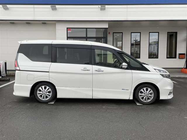 日産 セレナ ハイウェイスター 青森県 2017(平29)年 12.3万km ブリリアントホワイトパール (株)IDOMが運営する【じしゃロン青森店】の自社ローン対象車両になります。こちらは現金ご利用時の価格です。自社ローンご希望の方は別途その旨お申付け下さい。/４ＷＤ/純正メモリーナビ/　AM/FM/CD/DVD/SD/BT/フルセグＴＶ/アルパイン製フリップダウンモニター/社外ルームミラー型モニター/バックカメラ/ビルトインＥＴＣ/社外ドライブレコーダー/カロッツェリア製サブウーファー/社外レーター探知機/社外ＬＥＤルームランプ/両側パワースライドドア/衝突被害軽減システム/横滑り防止装置/クルーズコントロール/アイドリングストップ/ＥＣＯモード/オートライト/社外ＬＥＤヘッドライトバルブ/フォグランプ/ドアバイザー/純正フロアマット/スペアキー/純正１５インチアルミホイール装着