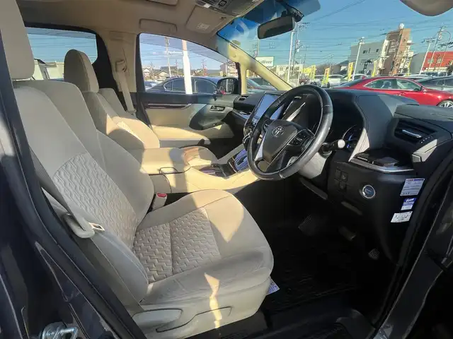 トヨタ ヴェルファイア ハイブリット X 愛媛県 2016(平28)年 6.4万km グレイッシュブルーマイカメタリック アルパイン製ナビ/BT/AM・FM/CD/DVD/フルセグTV/アルパイン製後席モニター/ビルトインETC/ドライブレコーダー/クルーズコントロール/パーキングアシスト/バックカメラ/両側パワースライドドア/8人乗り/オットマン/サンルーフ/純正アルミホイール/純正フロアマット