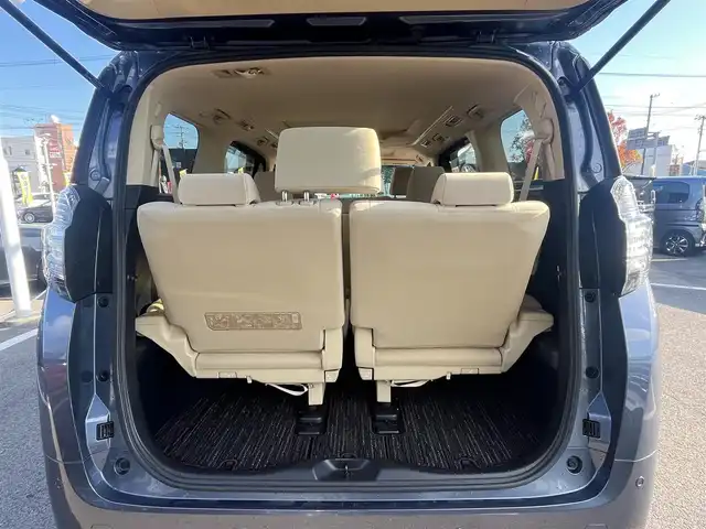 トヨタ ヴェルファイア ハイブリット X 愛媛県 2016(平28)年 6.4万km グレイッシュブルーマイカメタリック アルパイン製ナビ/BT/AM・FM/CD/DVD/フルセグTV/アルパイン製後席モニター/ビルトインETC/ドライブレコーダー/クルーズコントロール/パーキングアシスト/バックカメラ/両側パワースライドドア/8人乗り/オットマン/サンルーフ/純正アルミホイール/純正フロアマット