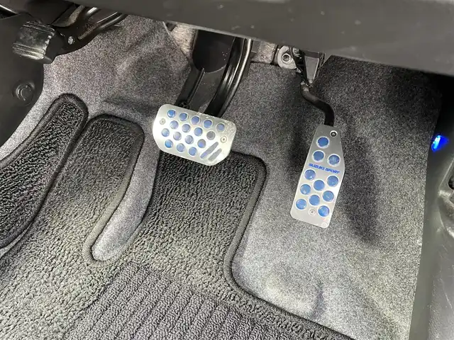 スズキ ワゴンＲ スティングレー HYBRID T 道央・札幌 2017(平29)年 10.8万km ブルーイッシュブラックパール3 登録時走行距離107772ｋｍ/　４　Ｗ　Ｄ　/寒冷地仕様/ターボ車/純正メモリナビ（CD/DVD/FM/AM/BT/USB)/フルセグ(走行中視聴可)/バックカメラ/全周囲カメラ/アイドリングストップ/ウィンカーミラー/クルーズコントロール（追従走行なし）/プッシュスタート/MTモード付AT/パドルシフト/ベンチシート/純正フロアマット/シートヒーター（運転席/助手席）/横滑り防止装置/レーンキープアシスト/盗難防止装置/オートライト/オートマチックハイビーム/衝突軽減ブレーキ/フォグランプ/ステアリングスイッチ/革巻きステアリング/イルミネーションコントロール/ヘッドアップディスプレイ/電動格納ミラー/積込夏タイヤ（純正AW/165/55/R15/21年製/溝4ｍｍ）