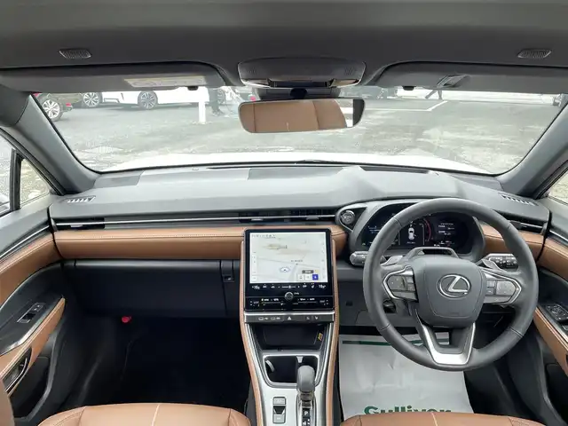 レクサス ＬＢＸ リラックス 東京都 2024(令6)年 0.6万km ソニッククォーツ ワンオーナー/Lexus Safety Systemu+/純正9.8インチディスプレイオーディオ/　（コネクティッドナビ対応・Bluetooth・Miracast）/パノラミックビューモニター/カラーヘッドアップディスプレイ/アドバンスドパーク/純正OP前後ドライブレコーダー/おくだけ充電/アクセサリーコンセントAC100V1500W/セミアニリン茶革シート/前席シートヒーター/運転席8Way調整式パワーシート/ステアリングヒーター/寒冷地仕様/ブラインドスポットモニター/LEDヘッドライト/LEDフォグライト/クリアランスソナー/パワーバックドア/スマートキー/保証書/取扱説明書