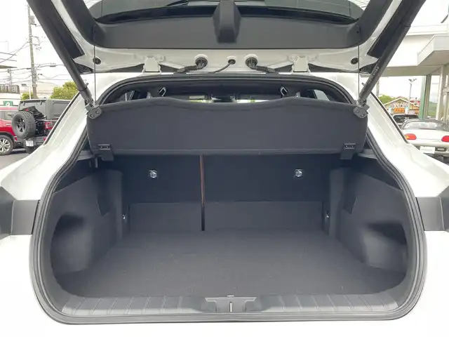 レクサス ＬＢＸ リラックス 東京都 2024(令6)年 0.6万km ソニッククォーツ ワンオーナー/Lexus Safety Systemu+/純正9.8インチディスプレイオーディオ/　（コネクティッドナビ対応・Bluetooth・Miracast）/パノラミックビューモニター/カラーヘッドアップディスプレイ/アドバンスドパーク/純正OP前後ドライブレコーダー/おくだけ充電/アクセサリーコンセントAC100V1500W/セミアニリン茶革シート/前席シートヒーター/運転席8Way調整式パワーシート/ステアリングヒーター/寒冷地仕様/ブラインドスポットモニター/LEDヘッドライト/LEDフォグライト/クリアランスソナー/パワーバックドア/スマートキー/保証書/取扱説明書