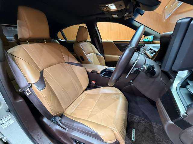 レクサス ＥＳ 300h バージョンL 千葉県 2018(平30)年 5.8万km アイスエクリュマイカメタリック マークレビンソン　/デジタルアウターミラー　/デジタルインナーミラー　/ムーンルーフ　/茶革シート　/レーダークルーズ　/ＨＵＤ　/ナビ　/ＴＶ　/全方位カメラ　/シートＨ　/３眼ＬＥＤ　/衝突軽減Ｂ　/ＢＳＭ　/ＬＫＡ