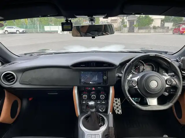 トヨタ ８６ GT リミテッド ブラックPKG 千葉県 2020(令2)年 2.1万km マグネタイトグレーメタリック TOM’Sエアロ/TOM’Sマフラー/TOM’Sステアリング/Buddy club LEDテール/RAYS18インチAW/Bremboキャリパー/社外SDナビ/　　CD/DVD/BT/フルセグ/MSV/BD/USB/iPod/クルーズコントロール/LEDオートライト/ハーフレザーシート/ドライブレコーダー/パドルシフト/横滑り防止装置/サイド・カーテンエアバッグ/スマートキー/ETC/保証書・取説/スペアキー