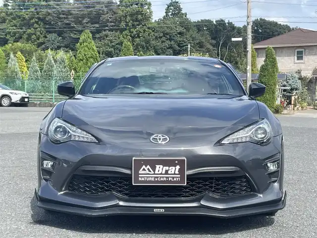 トヨタ ８６ GT リミテッド ブラックPKG 千葉県 2020(令2)年 2.1万km マグネタイトグレーメタリック TOM’Sエアロ/TOM’Sマフラー/TOM’Sステアリング/Buddy club LEDテール/RAYS18インチAW/Bremboキャリパー/社外SDナビ/　　CD/DVD/BT/フルセグ/MSV/BD/USB/iPod/クルーズコントロール/LEDオートライト/ハーフレザーシート/ドライブレコーダー/パドルシフト/横滑り防止装置/サイド・カーテンエアバッグ/スマートキー/ETC/保証書・取説/スペアキー