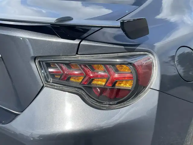トヨタ ８６ GT リミテッド ブラックPKG 千葉県 2020(令2)年 2.1万km マグネタイトグレーメタリック TOM’Sエアロ/TOM’Sマフラー/TOM’Sステアリング/Buddy club LEDテール/RAYS18インチAW/Bremboキャリパー/社外SDナビ/　　CD/DVD/BT/フルセグ/MSV/BD/USB/iPod/クルーズコントロール/LEDオートライト/ハーフレザーシート/ドライブレコーダー/パドルシフト/横滑り防止装置/サイド・カーテンエアバッグ/スマートキー/ETC/保証書・取説/スペアキー