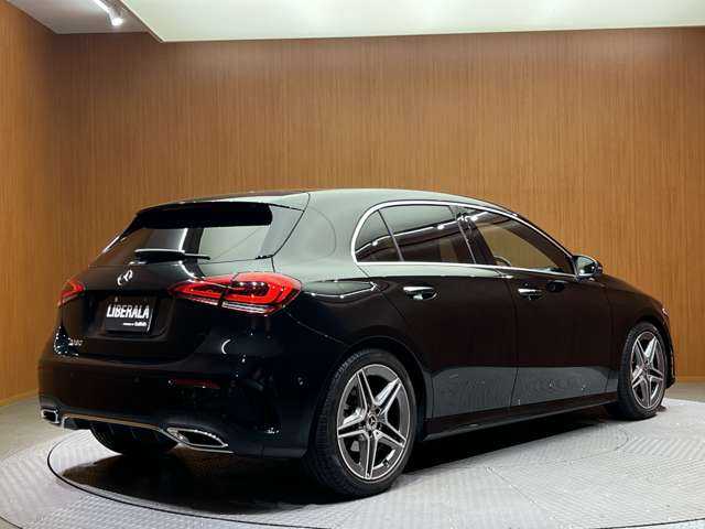 メルセデス・ベンツ Ａ１８０ スタイル AMGライン 千葉県 2018(平30)年 0.8万km コスモスブラック ＲＳＰ　/純正ナビ　/バックカメラ　/ＡＣＣ　/ＢＳＭ　/ハーフレザーシート　/シートヒーター　/パワーシート　/レーンアシスト　/ＬＥＤヘッドライト　/オートライト　/ドライブレコーダー　/純正１８インチＡＷ