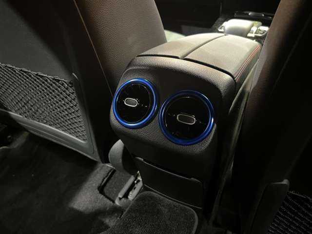 メルセデス・ベンツ Ａ１８０ スタイル AMGライン 千葉県 2018(平30)年 0.8万km コスモスブラック ＲＳＰ　/純正ナビ　/バックカメラ　/ＡＣＣ　/ＢＳＭ　/ハーフレザーシート　/シートヒーター　/パワーシート　/レーンアシスト　/ＬＥＤヘッドライト　/オートライト　/ドライブレコーダー　/純正１８インチＡＷ