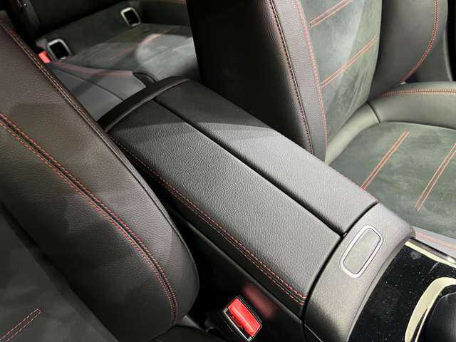 メルセデス・ベンツ Ａ１８０ スタイル AMGライン 千葉県 2018(平30)年 0.8万km コスモスブラック ＲＳＰ　/純正ナビ　/バックカメラ　/ＡＣＣ　/ＢＳＭ　/ハーフレザーシート　/シートヒーター　/パワーシート　/レーンアシスト　/ＬＥＤヘッドライト　/オートライト　/ドライブレコーダー　/純正１８インチＡＷ