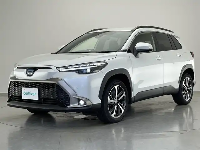 トヨタ カローラ クロス ハイブリッド Z 愛知県 2023(令5)年 1.8万km プラチナホワイトパールマイカ 純正８型ＤＡ　全方位カメラ　ＢＳＭ　禁煙車　セーフティセンス　衝突軽減　追従クルコン　ＬＥＤオートライト　黒ハーフレザー　シートヒーター　電動リヤゲート　レーンキープ　スペアタイヤ　プッシュスタート　スマートキー　電子パーキング　ブレーキホールド　カーテンエアバッグ　純正アルミホイール　純正フロアマット　USBポート　Bluetooth