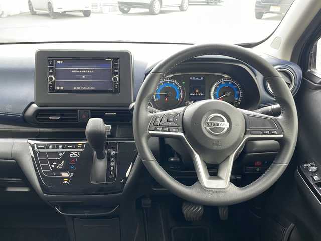 日産 デイズ ハイウェイスターG ターボ 山梨県 2020(令2)年 6.1万km ブラック 純正SDナビ（MM318D-W）/ＣＤ/ＤＶＤ/ＢＴ/フルセグテレビ/アイドリングストップ/プッシュスタート/衝突軽減ブレーキ/ETC/アラウンドビューモニター/コーナーセンサー/純正アルミホイール/純正LEDヘッドライト