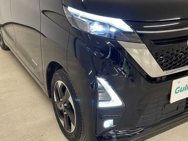 日産 ルークス HWS X プロパイロットED 熊本県 2021(令3)年 2万km ブラック 純正ＳＤナビ（ＣＤ/ＤＶＤ/ＢＴ/ラジオ/フルセグ）/全方位カメラ/ＥＴＣ/プロパイロット/衝突軽減システム/横滑り防止装置/レーンキープアシスト/前後コーナーセンサー/電動パーキングブレーキ（オートホールド付き）/両側パワースライドドア/ハンズフリースライドドア/リアサーキュレーター/サンシェード/ステアリングスイッチ/オートライト/フォグランプ/プッシュスタート/スマートキー×２/純正フロアマット/純正14インチＡＷ