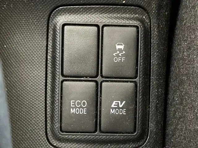 トヨタ アクア 神奈川県 2015(平27)年 5.7万km ライムホワイトパールクリスタルシャイン 純正ナビ【NSCP-W64】/AM　FM　ワンセグ　CD　SD　Bluetooth/ビルトインETC/バックカメラ/フロントドライブレコーダー/革巻ステアリング/ステアリングリモコン/クルーズコントロール/横滑り防止装置/ナビレディパッケージ/EV MODE/ECO MODE/電動格納ミラー/EVMODE/ISOFIX対応/フロアマット/モデリスタ15インチAW/ドアバイザー/スマートキー×2