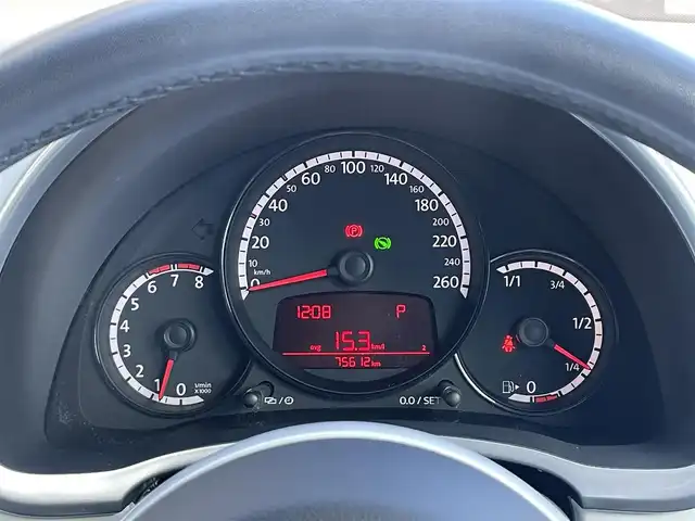 フォルクスワーゲン ザ・ビートル デザイン 静岡県 2015(平27)年 7.6万km ピュアホワイト １オーナー　/純正ナビ　/ワンセグＴＶ/Ｂカメラ　/クルコン　/オートライト　/ＬＥＤライト　/ＥＴＣ　/社外前方ドラレコ/ISOFIX/スマートキー　/スペアキー　/保証書　/取説