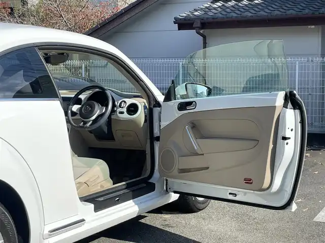 フォルクスワーゲン ザ・ビートル デザイン 静岡県 2015(平27)年 7.6万km ピュアホワイト １オーナー　/純正ナビ　/ワンセグＴＶ/Ｂカメラ　/クルコン　/オートライト　/ＬＥＤライト　/ＥＴＣ　/社外前方ドラレコ/ISOFIX/スマートキー　/スペアキー　/保証書　/取説