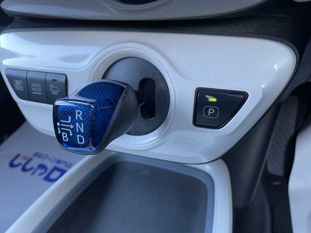 トヨタ プリウス A 宮城県 2016(平28)年 12.2万km アティチュードブラックマイカ (株)IDOMが運営する【じしゃロン仙台店】の自社ローン専用車両になりますこちらは現金またはオートローンご利用時の価格です。自社ローンご希望の方は別途その旨お申付け下さい/純正ナビ/フルセグ/Bluetooth/TRDエアロ/クルーズコントロール/バックカメラ/ETC/LED/スマートキー