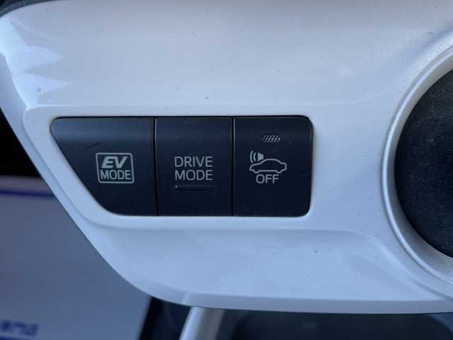 トヨタ プリウス A 宮城県 2016(平28)年 12.2万km アティチュードブラックマイカ (株)IDOMが運営する【じしゃロン仙台店】の自社ローン専用車両になりますこちらは現金またはオートローンご利用時の価格です。自社ローンご希望の方は別途その旨お申付け下さい/純正ナビ/フルセグ/Bluetooth/TRDエアロ/クルーズコントロール/バックカメラ/ETC/LED/スマートキー