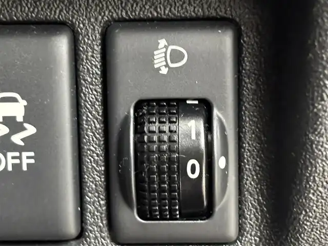 日産 マーチ 12S プラムインテリア 福岡県 2018(平30)年 6.8万km ラディアントレッド 純正ナビ／フルセグＴＶ／ＣＤ，ＤＶＤ　/バックカメラ　/ＥＴＣ　/リモコンキー　/横滑り防止装置　/電動格納式ドアミラー　/社外フロアマット　/ドアバイザー　/ＡＢＳ　/ＵＳＢ入力端子　/禁煙車　/マニュアルエアコン