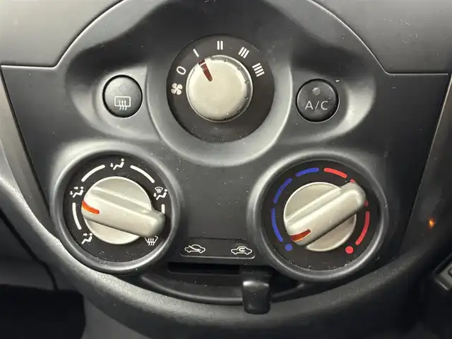 日産 マーチ 12S プラムインテリア 福岡県 2018(平30)年 6.8万km ラディアントレッド 純正ナビ／フルセグＴＶ／ＣＤ，ＤＶＤ　/バックカメラ　/ＥＴＣ　/リモコンキー　/横滑り防止装置　/電動格納式ドアミラー　/社外フロアマット　/ドアバイザー　/ＡＢＳ　/ＵＳＢ入力端子　/禁煙車　/マニュアルエアコン