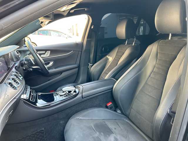 メルセデス・ベンツ Ｅ２５０ アバンギャルド スポーツ 愛知県 2017(平29)年 6.7万km オブシディアンブラック 純正ナビ/フルセグTV・SD・USB・Bluetooth/全方位モニター/バック・サイド・フロントカメラ/ブラインドスポットモニター（BSM)/アクティブレーンキープアシスト/追従式クルーズコントロール/アンビエントライト/パークトロニック/前後ドラレコ/ビルトインETC/前席パワーシート/前席シートメモリー機能付パワーシート/前席シートヒーター/パワーバックドア/パドルシフト/道路標識アシスト/横滑り防止システム/ステアリングスイッチ/アンビエントライト/インテリジェントライトシステム/オートライト/LEDヘッドライト/純正フロアマット/保証書/取扱説明書