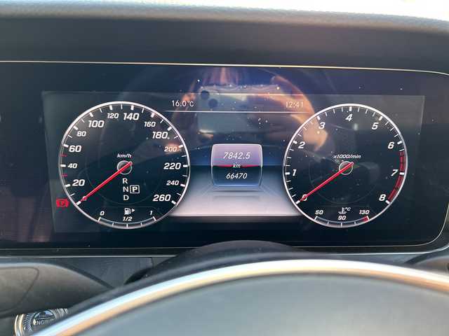 メルセデス・ベンツ Ｅ２５０ アバンギャルド スポーツ 愛知県 2017(平29)年 6.7万km オブシディアンブラック 純正ナビ/フルセグTV・SD・USB・Bluetooth/全方位モニター/バック・サイド・フロントカメラ/ブラインドスポットモニター（BSM)/アクティブレーンキープアシスト/追従式クルーズコントロール/アンビエントライト/パークトロニック/前後ドラレコ/ビルトインETC/前席パワーシート/前席シートメモリー機能付パワーシート/前席シートヒーター/パワーバックドア/パドルシフト/道路標識アシスト/横滑り防止システム/ステアリングスイッチ/アンビエントライト/インテリジェントライトシステム/オートライト/LEDヘッドライト/純正フロアマット/保証書/取扱説明書