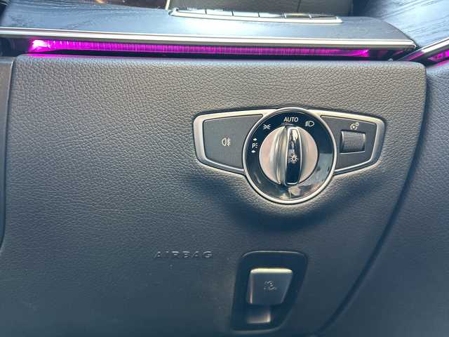 メルセデス・ベンツ Ｅ２５０ アバンギャルド スポーツ 愛知県 2017(平29)年 6.7万km オブシディアンブラック 純正ナビ/フルセグTV・SD・USB・Bluetooth/全方位モニター/バック・サイド・フロントカメラ/ブラインドスポットモニター（BSM)/アクティブレーンキープアシスト/追従式クルーズコントロール/アンビエントライト/パークトロニック/前後ドラレコ/ビルトインETC/前席パワーシート/前席シートメモリー機能付パワーシート/前席シートヒーター/パワーバックドア/パドルシフト/道路標識アシスト/横滑り防止システム/ステアリングスイッチ/アンビエントライト/インテリジェントライトシステム/オートライト/LEDヘッドライト/純正フロアマット/保証書/取扱説明書