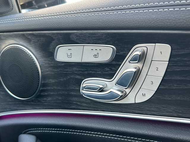 メルセデス・ベンツ Ｅ２５０ アバンギャルド スポーツ 愛知県 2017(平29)年 6.7万km オブシディアンブラック 純正ナビ/フルセグTV・SD・USB・Bluetooth/全方位モニター/バック・サイド・フロントカメラ/ブラインドスポットモニター（BSM)/アクティブレーンキープアシスト/追従式クルーズコントロール/アンビエントライト/パークトロニック/前後ドラレコ/ビルトインETC/前席パワーシート/前席シートメモリー機能付パワーシート/前席シートヒーター/パワーバックドア/パドルシフト/道路標識アシスト/横滑り防止システム/ステアリングスイッチ/アンビエントライト/インテリジェントライトシステム/オートライト/LEDヘッドライト/純正フロアマット/保証書/取扱説明書