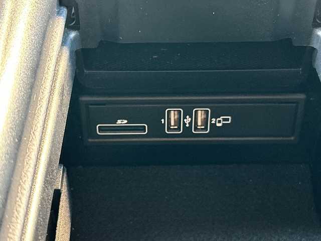 メルセデス・ベンツ Ｅ２５０ アバンギャルド スポーツ 愛知県 2017(平29)年 6.7万km オブシディアンブラック 純正ナビ/フルセグTV・SD・USB・Bluetooth/全方位モニター/バック・サイド・フロントカメラ/ブラインドスポットモニター（BSM)/アクティブレーンキープアシスト/追従式クルーズコントロール/アンビエントライト/パークトロニック/前後ドラレコ/ビルトインETC/前席パワーシート/前席シートメモリー機能付パワーシート/前席シートヒーター/パワーバックドア/パドルシフト/道路標識アシスト/横滑り防止システム/ステアリングスイッチ/アンビエントライト/インテリジェントライトシステム/オートライト/LEDヘッドライト/純正フロアマット/保証書/取扱説明書