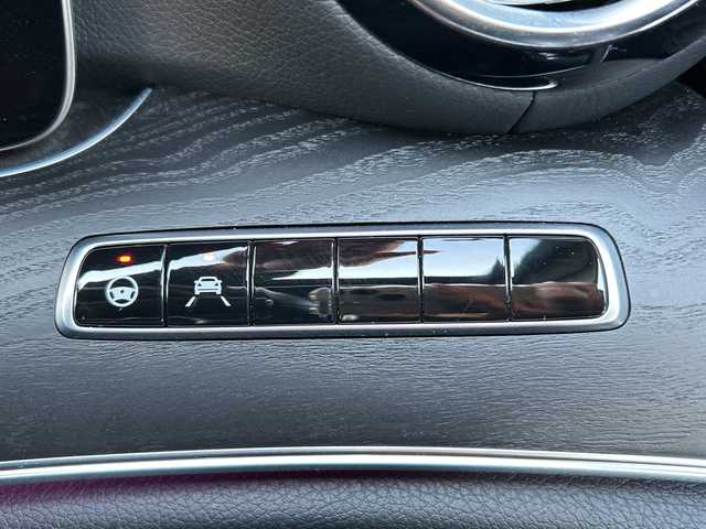 メルセデス・ベンツ Ｅ２５０ アバンギャルド スポーツ 愛知県 2017(平29)年 6.7万km オブシディアンブラック 純正ナビ/フルセグTV・SD・USB・Bluetooth/全方位モニター/バック・サイド・フロントカメラ/ブラインドスポットモニター（BSM)/アクティブレーンキープアシスト/追従式クルーズコントロール/アンビエントライト/パークトロニック/前後ドラレコ/ビルトインETC/前席パワーシート/前席シートメモリー機能付パワーシート/前席シートヒーター/パワーバックドア/パドルシフト/道路標識アシスト/横滑り防止システム/ステアリングスイッチ/アンビエントライト/インテリジェントライトシステム/オートライト/LEDヘッドライト/純正フロアマット/保証書/取扱説明書