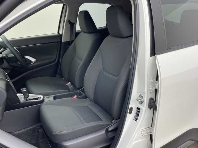 トヨタ ヤリスクロス G 兵庫県 2020(令2)年 4.2万km ホワイトパールクリスタルシャイン ・純正ディスプレイオーディオ(ナビ/BT/USB/Miracast)/・全方位カメラ/・トヨタセーフティセンス/・プリクラッシュセーフティ/・レーントレーシングアシスト/・クリアランスソナー/・パーキングサポートブレーキ/・オートマチックハイビーム/・レーダークルーズコントロール/・ロードサインアシスト/・LEDヘッドライト/・純正ドライブレコーダー/・ビルトインETC/・純正19インチAW/・スペアタイヤ/・プッシュスタート/・スマートキー/・スペアキー