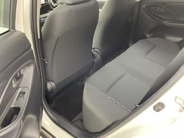 トヨタ ヤリスクロス G 兵庫県 2020(令2)年 4.2万km ホワイトパールクリスタルシャイン ・純正ディスプレイオーディオ(ナビ/BT/USB/Miracast)/・全方位カメラ/・トヨタセーフティセンス/・プリクラッシュセーフティ/・レーントレーシングアシスト/・クリアランスソナー/・パーキングサポートブレーキ/・オートマチックハイビーム/・レーダークルーズコントロール/・ロードサインアシスト/・LEDヘッドライト/・純正ドライブレコーダー/・ビルトインETC/・純正19インチAW/・スペアタイヤ/・プッシュスタート/・スマートキー/・スペアキー