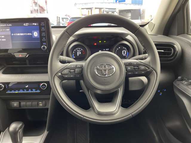 トヨタ ヤリスクロス G 兵庫県 2020(令2)年 4.2万km ホワイトパールクリスタルシャイン ・純正ディスプレイオーディオ(ナビ/BT/USB/Miracast)/・全方位カメラ/・トヨタセーフティセンス/・プリクラッシュセーフティ/・レーントレーシングアシスト/・クリアランスソナー/・パーキングサポートブレーキ/・オートマチックハイビーム/・レーダークルーズコントロール/・ロードサインアシスト/・LEDヘッドライト/・純正ドライブレコーダー/・ビルトインETC/・純正19インチAW/・スペアタイヤ/・プッシュスタート/・スマートキー/・スペアキー