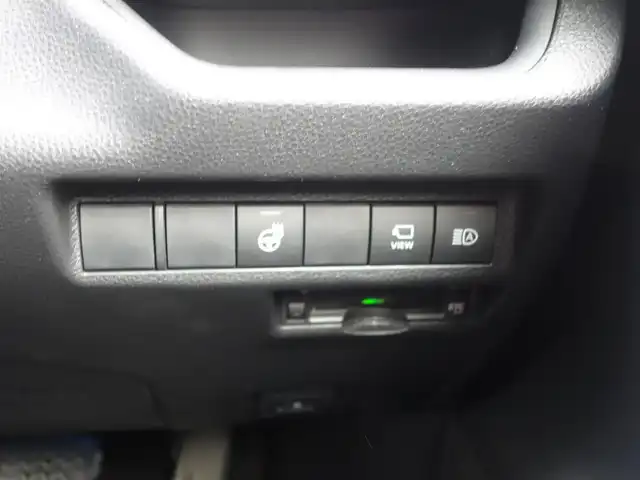 トヨタ ＲＡＶ４ アドベンチャー オフロードPKG 静岡県 2022(令4)年 4.2万km アティチュードブラックマイカ 《アドベンチャーオフロードパッケージ》/ダイナミックトルクベクタリング4WD/ワンオーナー／禁煙車/車検R9年9月26日/セーフティセンス/　・プリクラッシュセーフティ/　・レーダークルーズコントロール/　・オートマチックハイビーム/　・ロードアシストサイン/ブラインドスポットモニター/パーキングサポートブレーキ/ダウンヒルアシスト/ダイヤル式マルチテレインセレクト/9インチディスプレイオーディオ/　AM.FM/USB/AppleCarPlay/Android audio/パノラミックビューモニター/ビルトインETC/純正フラットドライブレコーダー/防眩ミラー/レッドスチッチ入り合皮スポーティシート/前席シートヒーター／ベンチレーション/運転席パワーシート/左右独立エアコン/スマートキー／プッシュスタート/3灯式LEDヘッドライト/純正18インチブラックアルミホイル/純正フロアマット／カーゴハードマット/取扱説明書／保証書