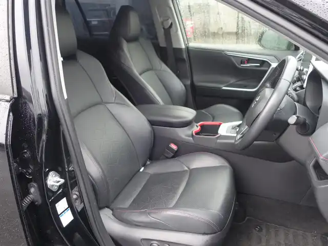 トヨタ ＲＡＶ４ アドベンチャー オフロードPKG 静岡県 2022(令4)年 4.2万km アティチュードブラックマイカ 《アドベンチャーオフロードパッケージ》/ダイナミックトルクベクタリング4WD/ワンオーナー／禁煙車/車検R9年9月26日/セーフティセンス/　・プリクラッシュセーフティ/　・レーダークルーズコントロール/　・オートマチックハイビーム/　・ロードアシストサイン/ブラインドスポットモニター/パーキングサポートブレーキ/ダウンヒルアシスト/ダイヤル式マルチテレインセレクト/9インチディスプレイオーディオ/　AM.FM/USB/AppleCarPlay/Android audio/パノラミックビューモニター/ビルトインETC/純正フラットドライブレコーダー/防眩ミラー/レッドスチッチ入り合皮スポーティシート/前席シートヒーター／ベンチレーション/運転席パワーシート/左右独立エアコン/スマートキー／プッシュスタート/3灯式LEDヘッドライト/純正18インチブラックアルミホイル/純正フロアマット／カーゴハードマット/取扱説明書／保証書