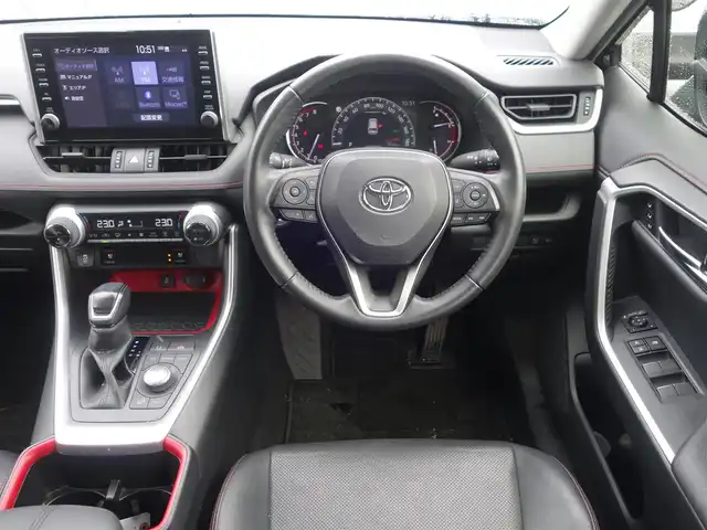 トヨタ ＲＡＶ４ アドベンチャー オフロードPKG 静岡県 2022(令4)年 4.2万km アティチュードブラックマイカ 《アドベンチャーオフロードパッケージ》/ダイナミックトルクベクタリング4WD/ワンオーナー／禁煙車/車検R9年9月26日/セーフティセンス/　・プリクラッシュセーフティ/　・レーダークルーズコントロール/　・オートマチックハイビーム/　・ロードアシストサイン/ブラインドスポットモニター/パーキングサポートブレーキ/ダウンヒルアシスト/ダイヤル式マルチテレインセレクト/9インチディスプレイオーディオ/　AM.FM/USB/AppleCarPlay/Android audio/パノラミックビューモニター/ビルトインETC/純正フラットドライブレコーダー/防眩ミラー/レッドスチッチ入り合皮スポーティシート/前席シートヒーター／ベンチレーション/運転席パワーシート/左右独立エアコン/スマートキー／プッシュスタート/3灯式LEDヘッドライト/純正18インチブラックアルミホイル/純正フロアマット／カーゴハードマット/取扱説明書／保証書