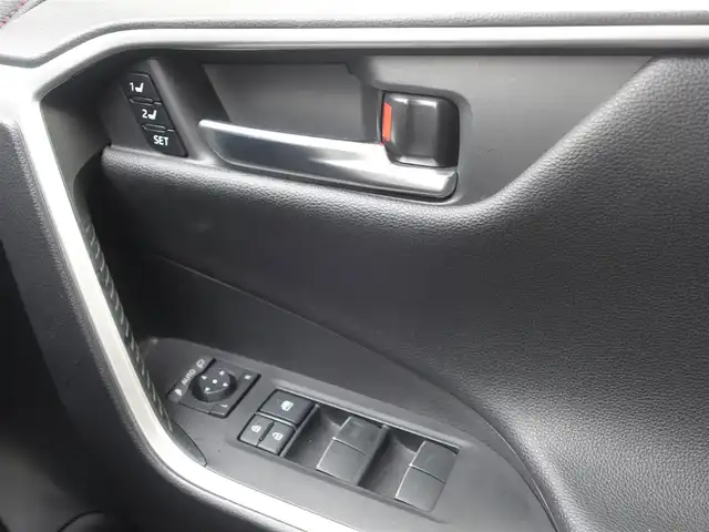 トヨタ ＲＡＶ４ アドベンチャー オフロードPKG 静岡県 2022(令4)年 4.2万km アティチュードブラックマイカ 《アドベンチャーオフロードパッケージ》/ダイナミックトルクベクタリング4WD/ワンオーナー／禁煙車/車検R9年9月26日/セーフティセンス/　・プリクラッシュセーフティ/　・レーダークルーズコントロール/　・オートマチックハイビーム/　・ロードアシストサイン/ブラインドスポットモニター/パーキングサポートブレーキ/ダウンヒルアシスト/ダイヤル式マルチテレインセレクト/9インチディスプレイオーディオ/　AM.FM/USB/AppleCarPlay/Android audio/パノラミックビューモニター/ビルトインETC/純正フラットドライブレコーダー/防眩ミラー/レッドスチッチ入り合皮スポーティシート/前席シートヒーター／ベンチレーション/運転席パワーシート/左右独立エアコン/スマートキー／プッシュスタート/3灯式LEDヘッドライト/純正18インチブラックアルミホイル/純正フロアマット／カーゴハードマット/取扱説明書／保証書