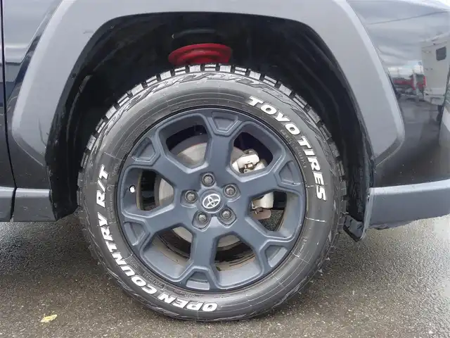 トヨタ ＲＡＶ４ アドベンチャー オフロードPKG 静岡県 2022(令4)年 4.2万km アティチュードブラックマイカ 《アドベンチャーオフロードパッケージ》/ダイナミックトルクベクタリング4WD/ワンオーナー／禁煙車/車検R9年9月26日/セーフティセンス/　・プリクラッシュセーフティ/　・レーダークルーズコントロール/　・オートマチックハイビーム/　・ロードアシストサイン/ブラインドスポットモニター/パーキングサポートブレーキ/ダウンヒルアシスト/ダイヤル式マルチテレインセレクト/9インチディスプレイオーディオ/　AM.FM/USB/AppleCarPlay/Android audio/パノラミックビューモニター/ビルトインETC/純正フラットドライブレコーダー/防眩ミラー/レッドスチッチ入り合皮スポーティシート/前席シートヒーター／ベンチレーション/運転席パワーシート/左右独立エアコン/スマートキー／プッシュスタート/3灯式LEDヘッドライト/純正18インチブラックアルミホイル/純正フロアマット／カーゴハードマット/取扱説明書／保証書