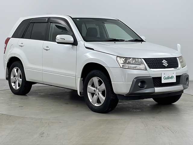 スズキ エスクード XG 秋田県 2010(平22)年 8.9万km パールホワイト ・4WD/・社外ナビ&CD&DVD&TV&SD/・バックカメラ/・クルーズコントロール/・前席シートヒーター/・ETC/・純正フロアマット/・オートライト/・HIDヘッドライト/・スマートキー/・スペアキー/・積込社外AW付サマータイヤ積込
