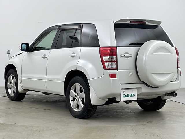 スズキ エスクード XG 秋田県 2010(平22)年 8.9万km パールホワイト ・4WD/・社外ナビ&CD&DVD&TV&SD/・バックカメラ/・クルーズコントロール/・前席シートヒーター/・ETC/・純正フロアマット/・オートライト/・HIDヘッドライト/・スマートキー/・スペアキー/・積込社外AW付サマータイヤ積込