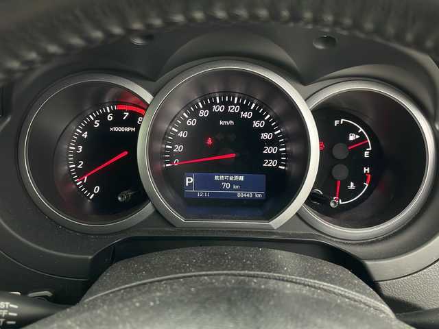 スズキ エスクード XG 秋田県 2010(平22)年 8.9万km パールホワイト ・4WD/・社外ナビ&CD&DVD&TV&SD/・バックカメラ/・クルーズコントロール/・前席シートヒーター/・ETC/・純正フロアマット/・オートライト/・HIDヘッドライト/・スマートキー/・スペアキー/・積込社外AW付サマータイヤ積込