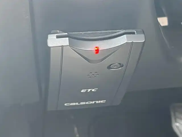 スズキ エスクード XG 秋田県 2010(平22)年 8.9万km パールホワイト 社外ナビ/４WD/バックカメラ/スマートキー/前席シートヒーター/純正アルミ/MTモード付AT/ETC/背面タイヤ/純正フロアマット/純正ドアバイザー/クルーズコントロール/ステアリングスイッチ/寒冷地仕様/オートエアコン/オートライト/パワーステアリング/パワーウィンドウ/電動格納ウィンカーミラー/横滑り防止/盗難防止装置/保証書/取扱説明書/記録簿