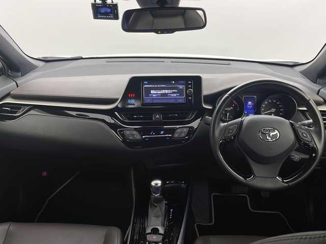 トヨタ Ｃ－ＨＲ G LEDエディション 群馬県 2018(平30)年 2.3万km ホワイトパールクリスタルシャイン 純正ナビ　バックカメラ　前後ドラレコ　ビルトインＥＴＣ　ハーフレザー　シートヒーター　アダプティブクルーズコントロール　衝突被害軽減ブレーキ　ＢＳＭ　レーンアシスト　ＬＥＤライト　オートライト　禁煙車