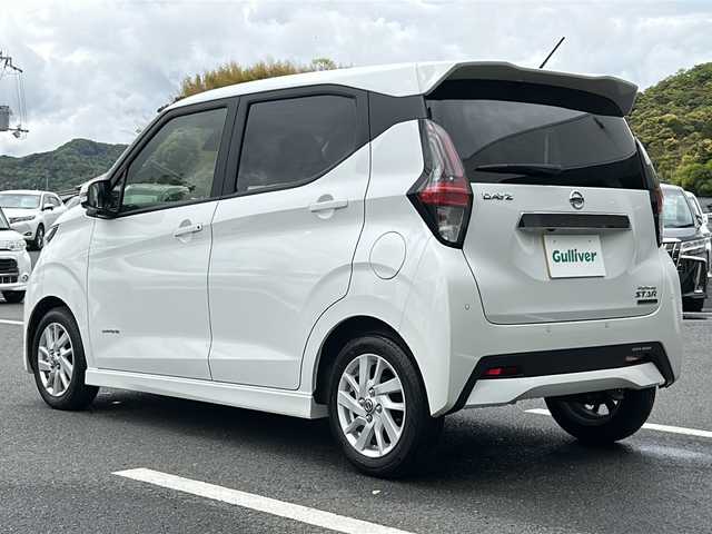 日産 デイズ ハイウェイスターX 京都府 2022(令4)年 1.6万km ホワイトパール 〇ワンオーナー/〇純正ディスプレイオーディオ/〇アイドリングストップ/〇スマートキー/〇アラウンドビューモニター/〇ドライブレコーダー（純正）/〇フロアマット（純正）/〇ETC（純正）/〇プッシュスタート/〇LEDヘッドライト