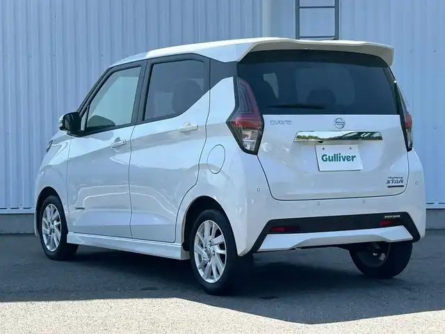 日産 デイズ ハイウェイスターX 愛媛県 2022(令4)年 1.6万km ホワイトパール 純正ディスプレイオーディオ/Bluetooth/アイドリングストップ/アラウンドビューモニター/フロント/バックソナー/ドラレコ前後/ETC/LEDオートライト/純正14インチAW/純正フロアマット/USB入力端子/ABS/横滑り防止機能/プッシュスタート/ベンチシート/カーテンエアバッグ/スマートキー/パワーステアリング/パワーウィンドウ