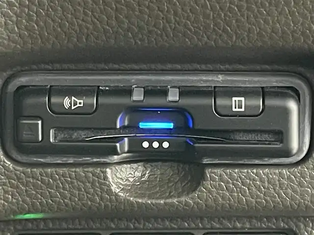 ホンダ Ｎ ＢＯＸ L 岡山県 2023(令5)年 2.2万km プレミアムサンライトホワイトパール ワンオーナー/Honda SENSING	/・衝突軽減ブレーキ	/・オートハイビーム	/・誤発進抑制機能	/・後方誤発進抑制機能	/・路外逸脱警報機能	/・アダプティブクルーズコントロール	/・車線維持支援システム			/純正メモリナビゲーション		/【フルセグ/Bluetooth/DVD/MSV】		/バックカメラ	/ビルトインETC		/LEDヘッドライト（AUTO機能付き）		/シートヒーター		/横滑り防止機能				/車線逸脱防止システム		/社外ドライブレコーダー			/スマートキー	/プッシュスタート		/コーナーセンサー(リアのみ)			/フロアマット