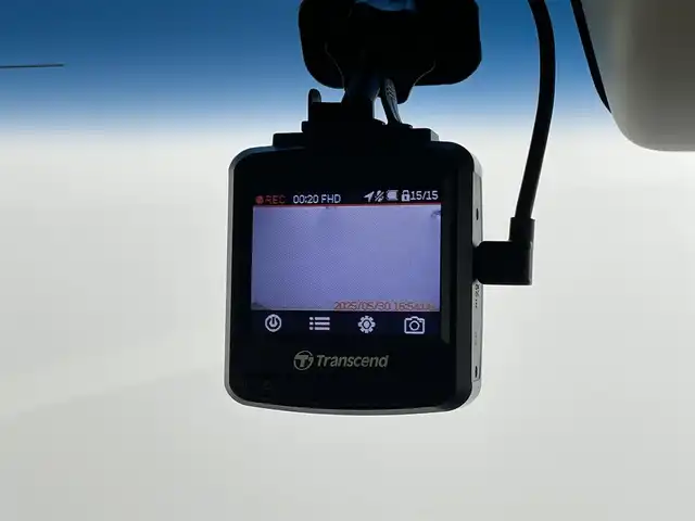 ホンダ Ｎ ＢＯＸ L 岡山県 2023(令5)年 2.2万km プレミアムサンライトホワイトパール ワンオーナー/Honda SENSING	/・衝突軽減ブレーキ	/・オートハイビーム	/・誤発進抑制機能	/・後方誤発進抑制機能	/・路外逸脱警報機能	/・アダプティブクルーズコントロール	/・車線維持支援システム			/純正メモリナビゲーション		/【フルセグ/Bluetooth/DVD/MSV】		/バックカメラ	/ビルトインETC		/LEDヘッドライト（AUTO機能付き）		/シートヒーター		/横滑り防止機能				/車線逸脱防止システム		/社外ドライブレコーダー			/スマートキー	/プッシュスタート		/コーナーセンサー(リアのみ)			/フロアマット