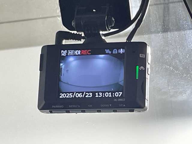 トヨタ ルーミー カスタムG－T 福岡県 2023(令5)年 1.8万km クールバイオレットクリスタルシャイン ワンオーナー/ターボ車/純正9インチディスプレイオーディオ/BT/USB/フルセグTV/Apple CarPlay／Android audio/全方位カメラ/両側パワースライドドア/スマートアシスト/・衝突警報機能/・衝突回避支援ブレーキ機能/・車線逸脱警報機能／路外逸脱警報機能/・ふらつき警報/・先行車発進のお知らせ/・標識認識機能/・全車速追従機能付オートクルーズコントロール/・アダクティブオートハイビーム/・アダクティブドライビングビーム/コーナーセンサー/LEDヘッドライト/スマートキー/ドライブレコーダー/純正フロアマット/ドアバイザー/純正15インチアルミホイール