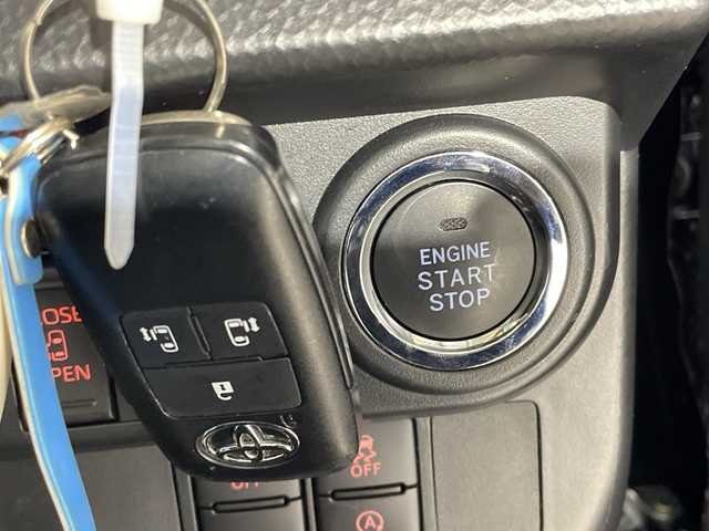 トヨタ ルーミー カスタムG－T 福岡県 2023(令5)年 1.8万km クールバイオレットクリスタルシャイン ワンオーナー/ターボ車/純正9インチディスプレイオーディオ/BT/USB/フルセグTV/Apple CarPlay／Android audio/全方位カメラ/両側パワースライドドア/スマートアシスト/・衝突警報機能/・衝突回避支援ブレーキ機能/・車線逸脱警報機能／路外逸脱警報機能/・ふらつき警報/・先行車発進のお知らせ/・標識認識機能/・全車速追従機能付オートクルーズコントロール/・アダクティブオートハイビーム/・アダクティブドライビングビーム/コーナーセンサー/LEDヘッドライト/スマートキー/ドライブレコーダー/純正フロアマット/ドアバイザー/純正15インチアルミホイール